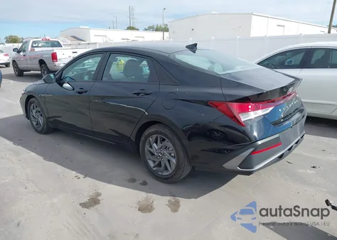 2024 Hyundai Elantra Sel z USA, uszkodzony, nr VIN KMHLM4DG8RU684345